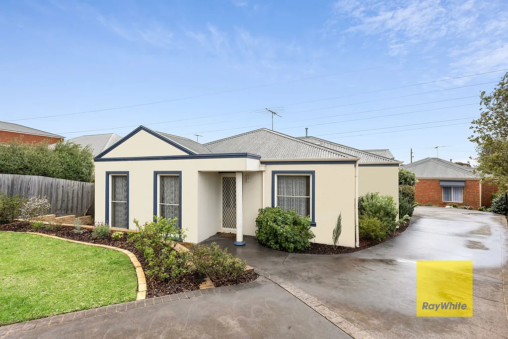 1/63 Augustine Drive, Highton, VIC 3216