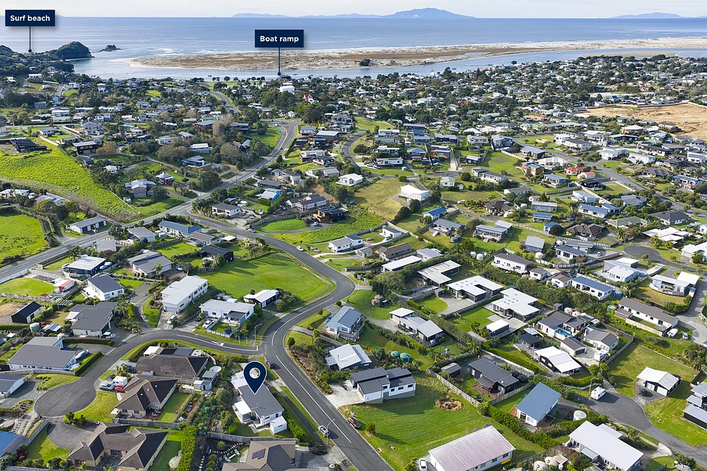 Mangawhai Heads 3 Bedroom Sun, space, your everyday escape