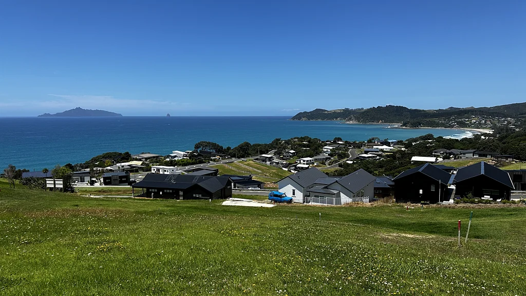 Langs Beach  King Of The Hill - Ocean Views
