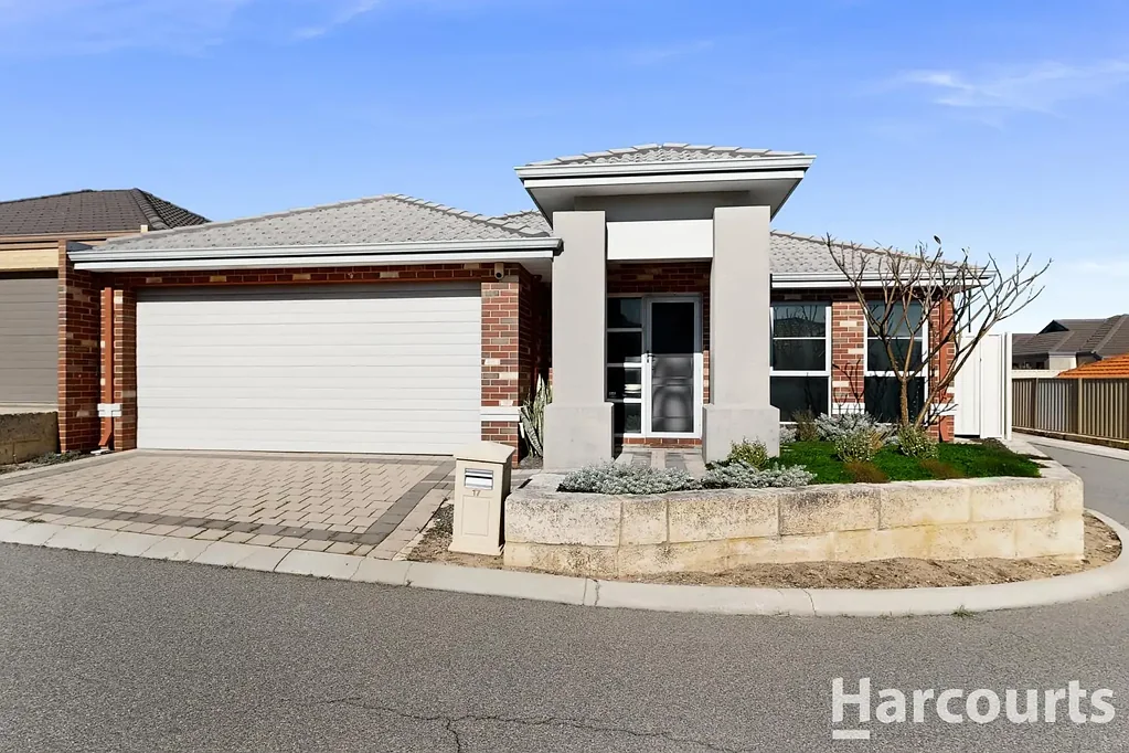 Neat, Low-Maintenance Living in the Heart of Sinagra