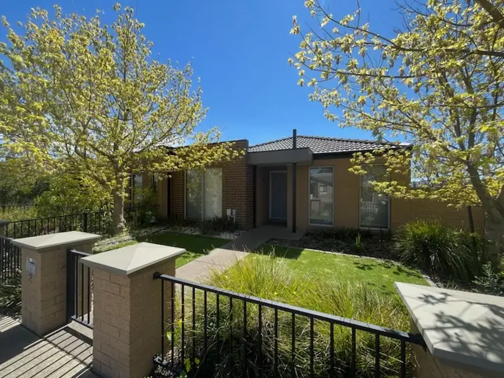 Stylish & Low-Maintenance Standalone Townhouse