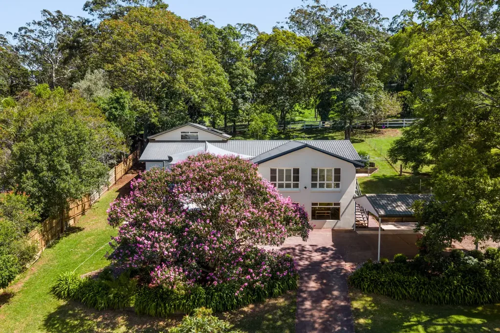 11 Buena Vista Crescent, Blue Mountain Heights, QLD 4350