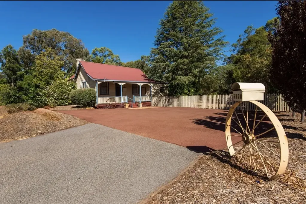 Mundaring 3कमरा COMING SOON An Opportunity to Own One of Mundaring's Most Cherished Historic Homes
