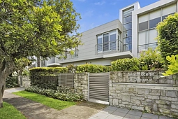 9/118-120 Ocean Street, Narrabeen