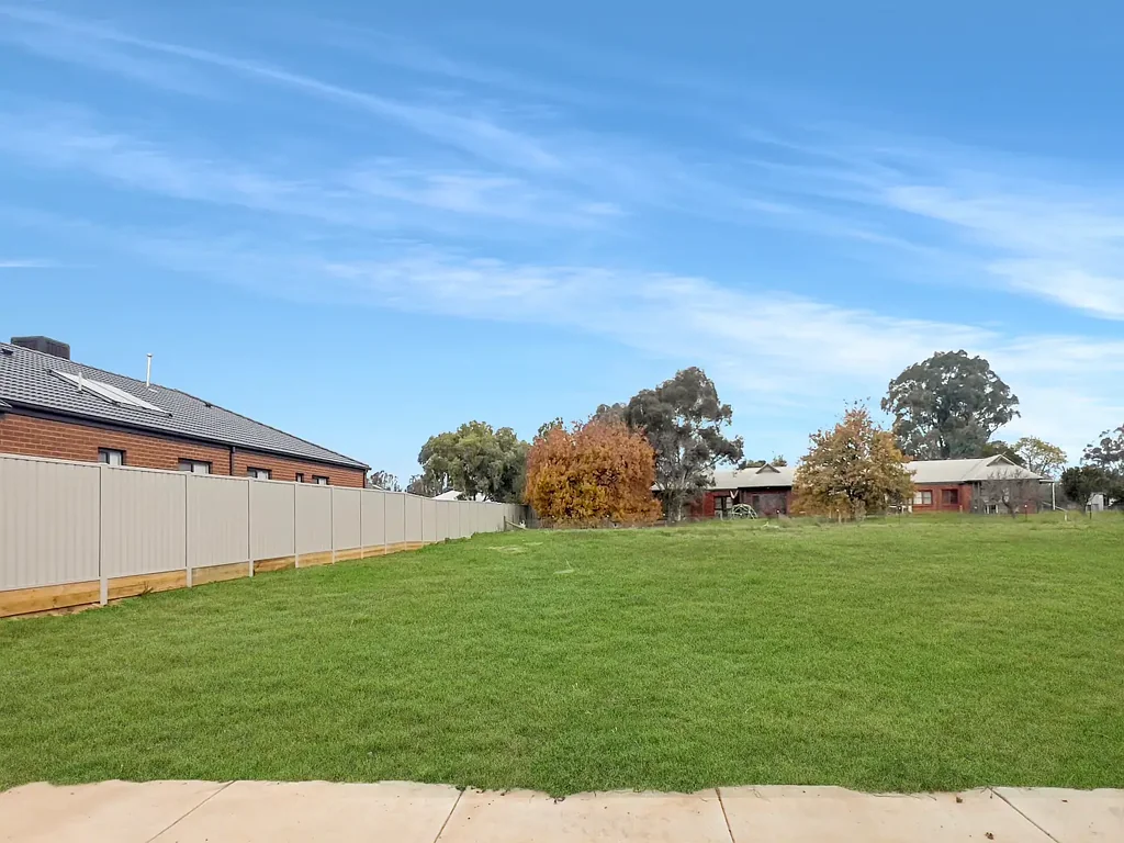 33 Roynic Parade, Benalla, VIC 3672