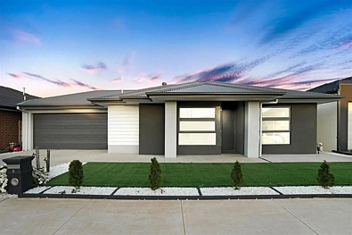 Tarneit 4房  Prime Investment Opportunity - Tenanted Family Home on a Generous 363 sqm Block