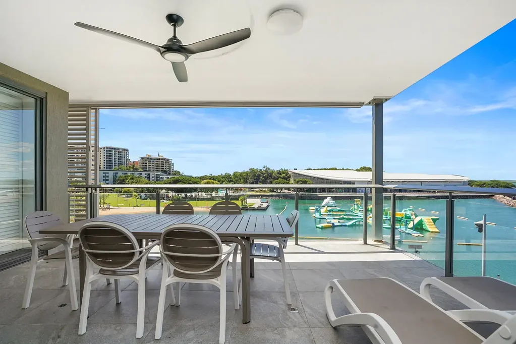 Darwin City 3غرفة نوم Commanding End-Position Waterfront Living in the Prestigious Waterfront Complex