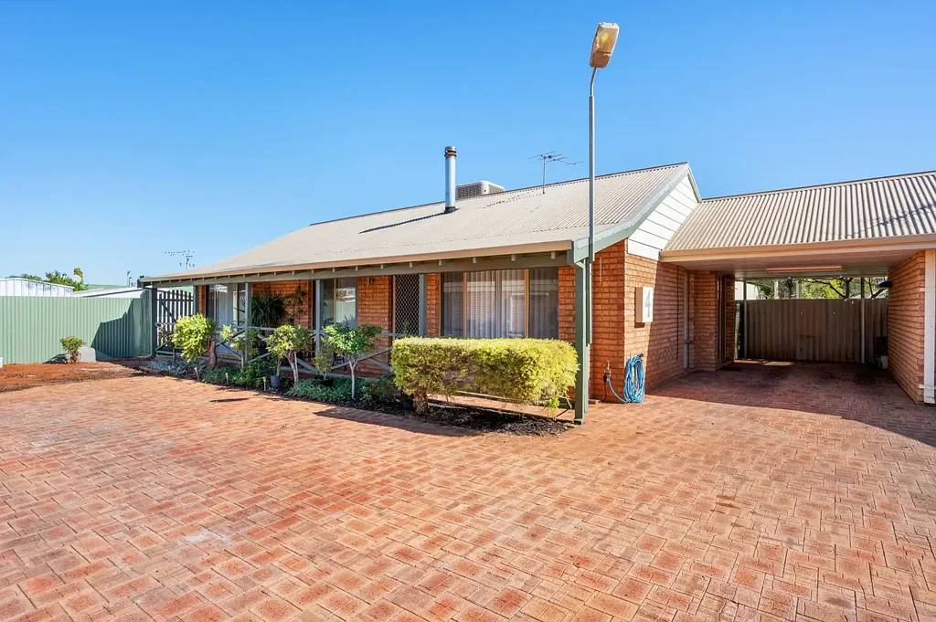 4/15-17 Burton Place, West Lamington, WA 6430