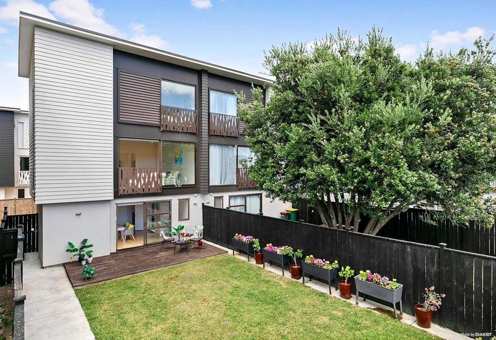 Live Modern. Live Central. Your Dream Townhous...