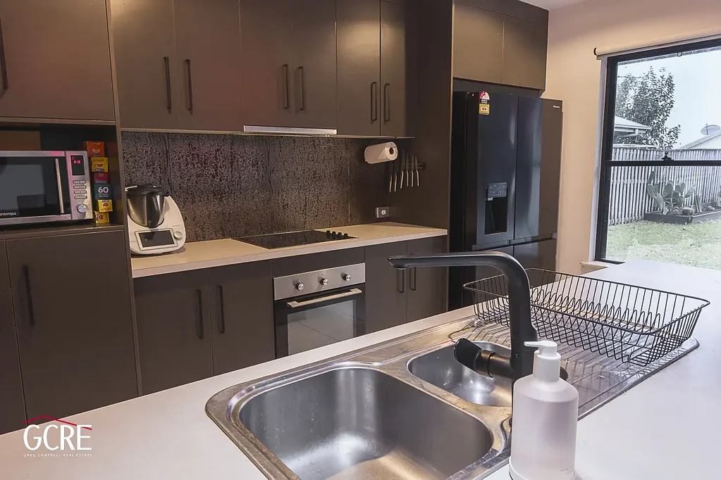BEAUTIFUL 4 BEDROOM FAMILY HOME IN BLACKS BEACH