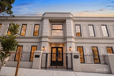 Box Hill South 5房 全新法式宏伟宅邸，坐落于 Box Hill High School 学区 Brand-New French-Inspired Grandeur in the Box Hill High School Zone