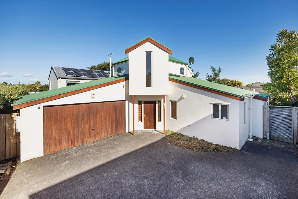 Mount Albert 3Zimmer Affordable & An Opportunity to Add Value
