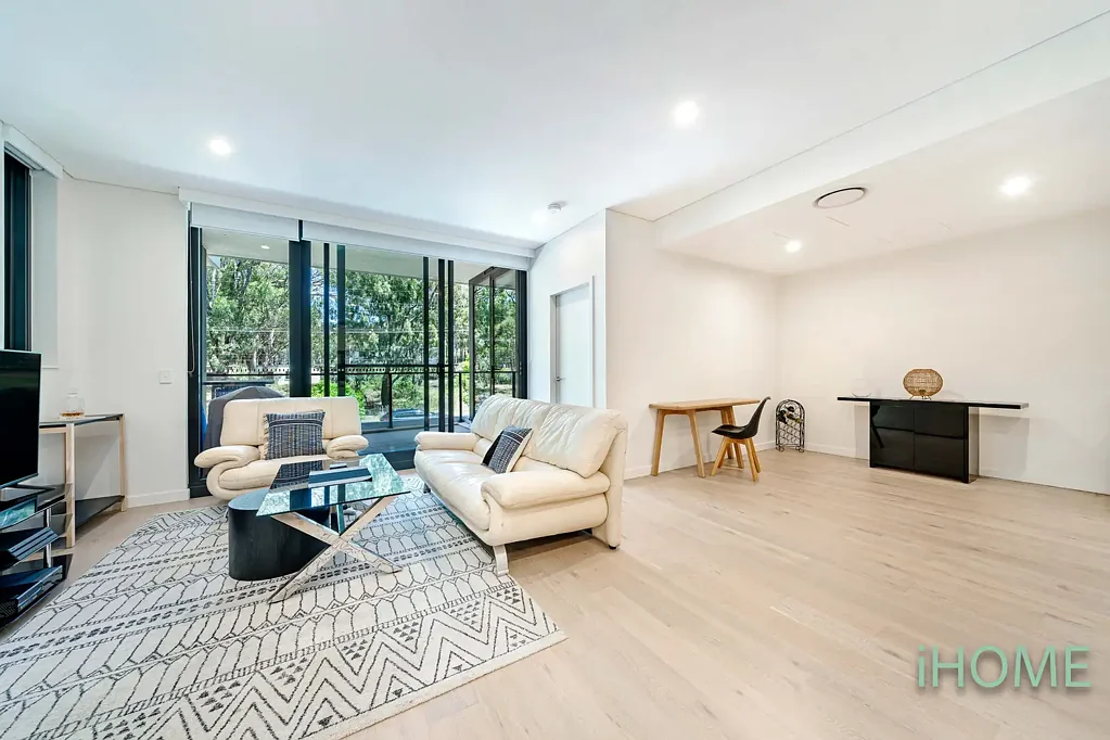 136/96 Cudgegong Rd, Rouse Hill, NSW 2155