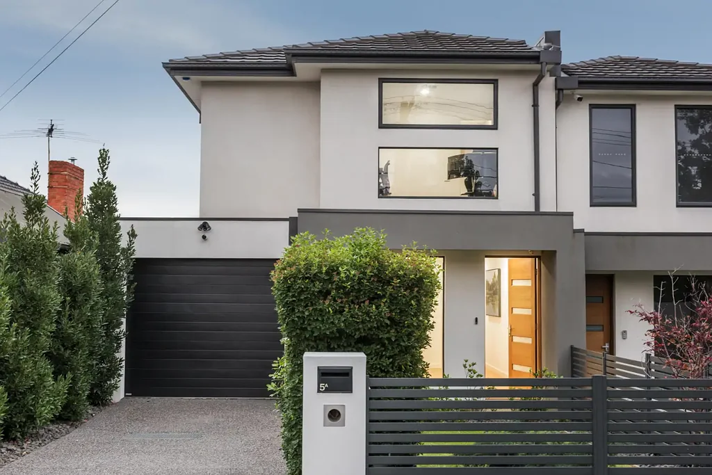 Luxury Townhouse Living in a Prime Moorabbin Location