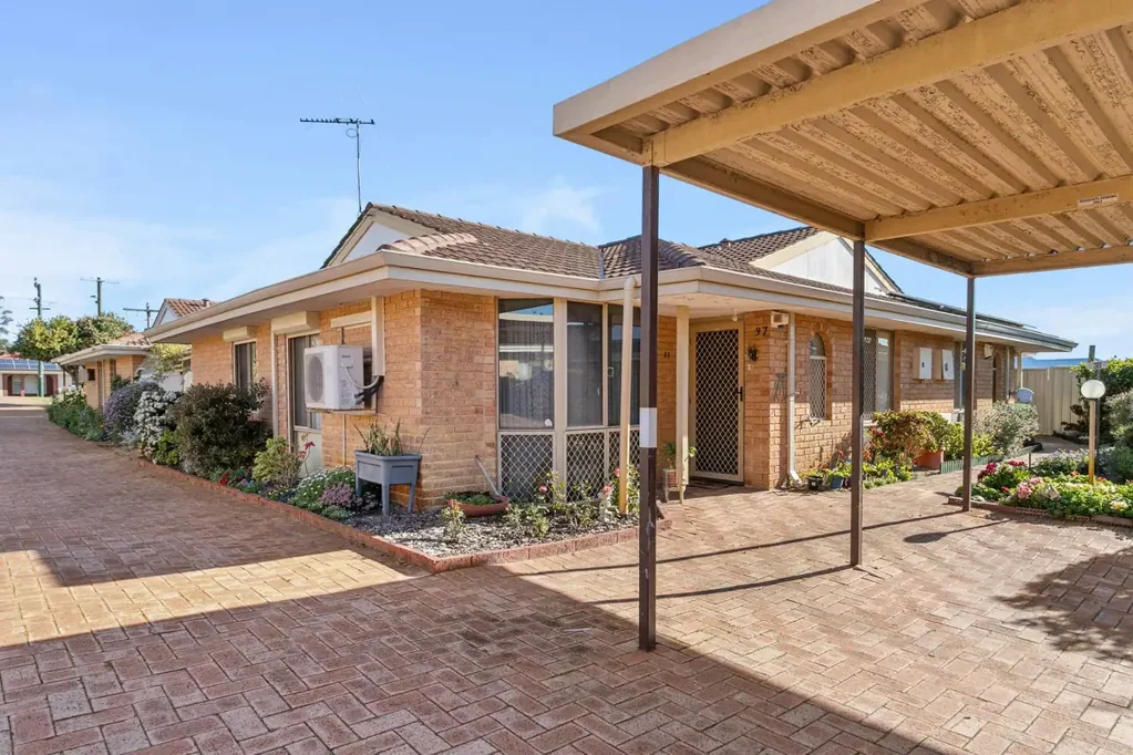 Marangaroo 3 Slaapkamer SEVENOAKS VILLAGE - OVER 55's!!!
