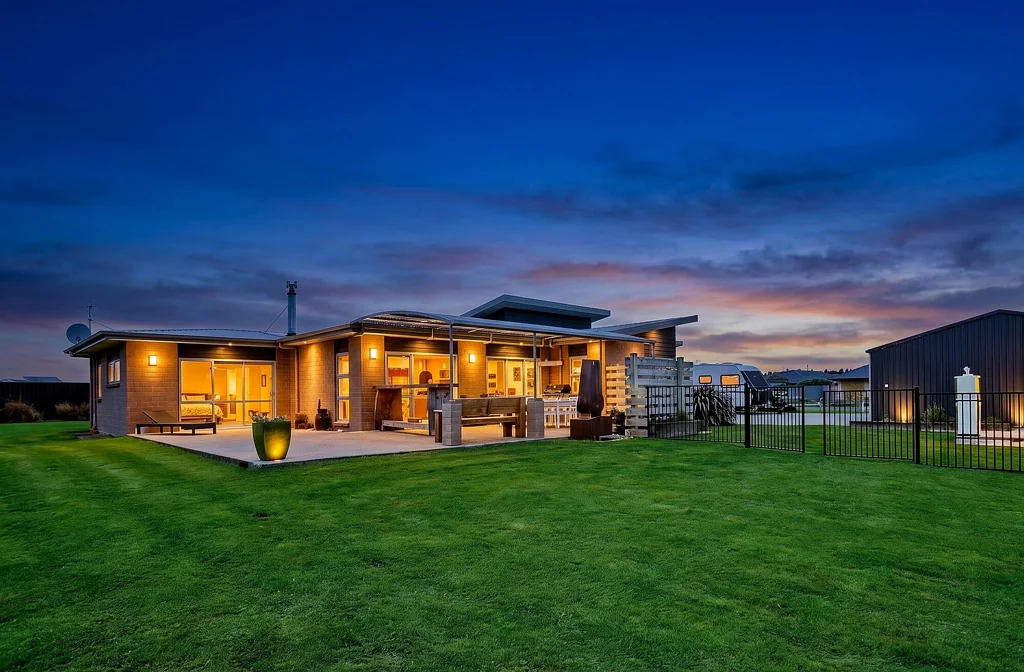 Ascot 4Kwarto Six car garaging | lifestyle living