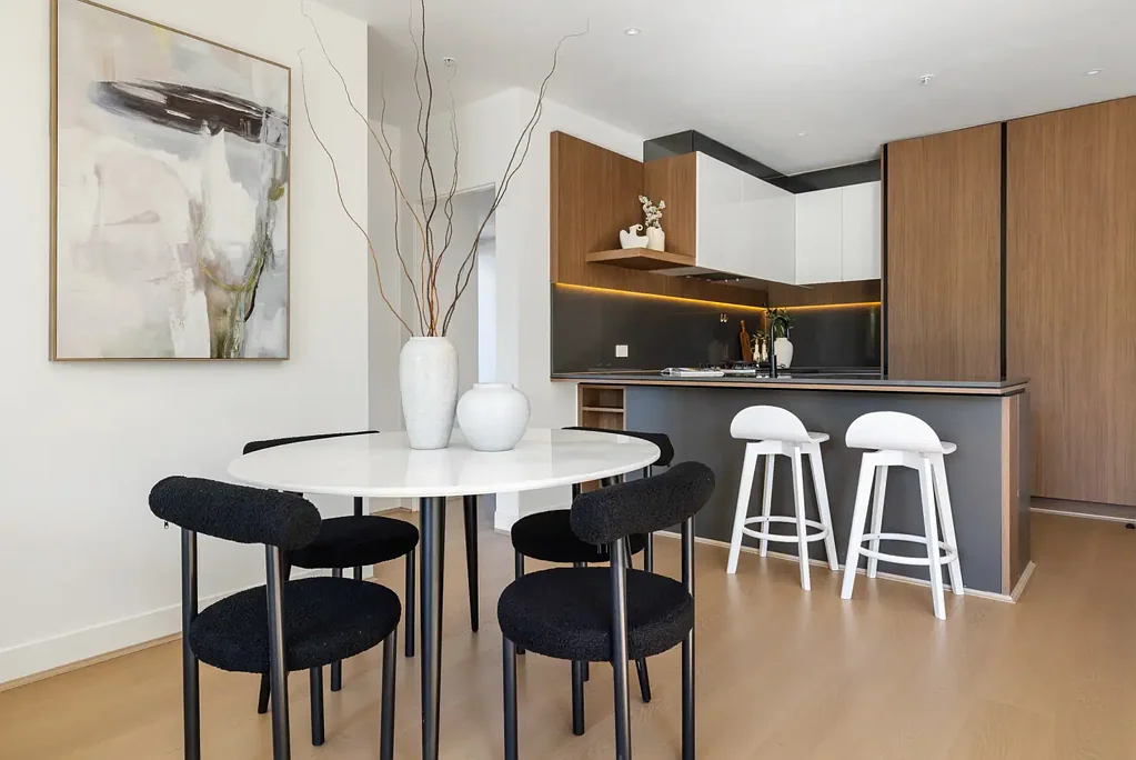 Mont Albert 2ਬੈੱਡਰੂਮ Sensational Ground Floor Residence in Mont Albert