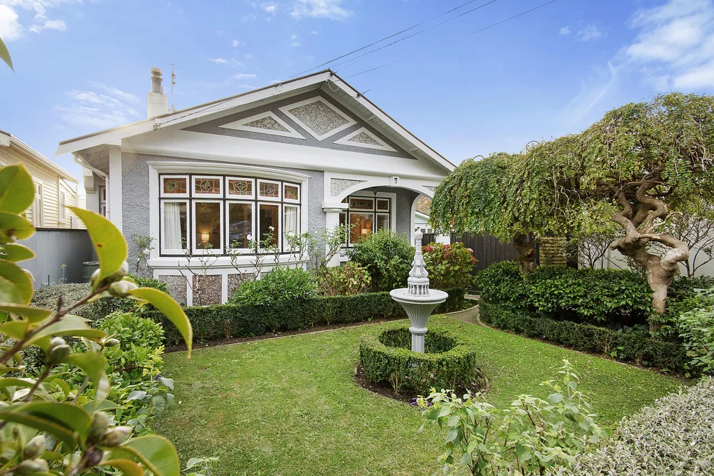 Eastbourne 3房  A Home Of Charm and Distinction