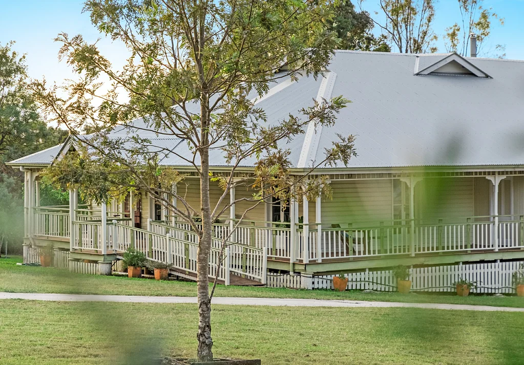 Rosenthal Heights 4chambre OUTSTANDING OUTLOOK, OVER TWO ACRES of HEAVEN on EARTH