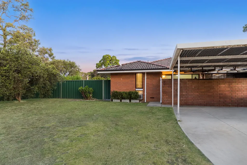 2 Brookdale Drive, Armadale, WA 6112