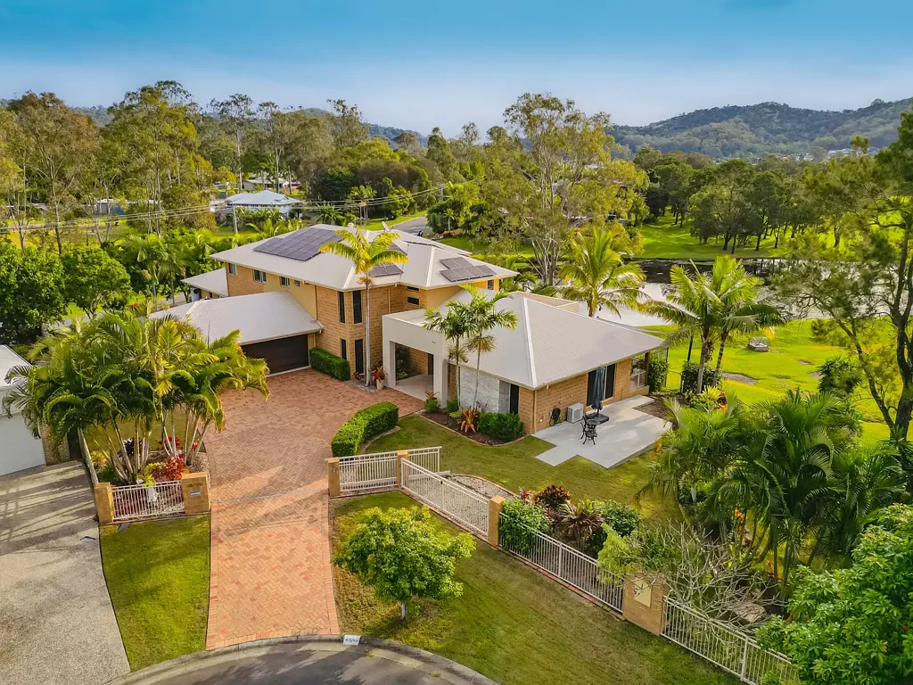 Windaroo 5 Bedroom Live Like Royalty – Grand Family Estate on Windaroo Golf Course