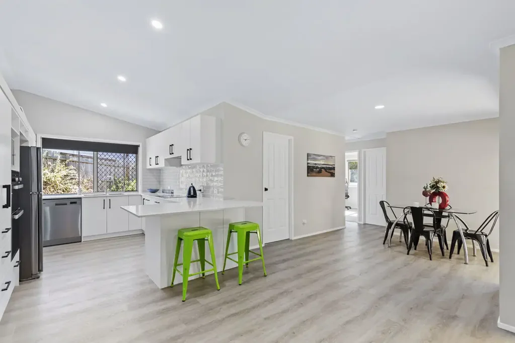 1 Yellowood Drive, Ferny Hills, QLD 4055