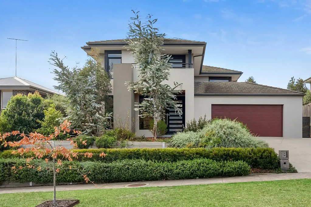 18 Dartmoor Drive, Highton, VIC 3216