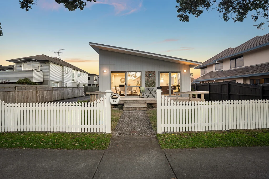 4A Eastern Beach Road, Eastern Beach, Manukau City, Auckland