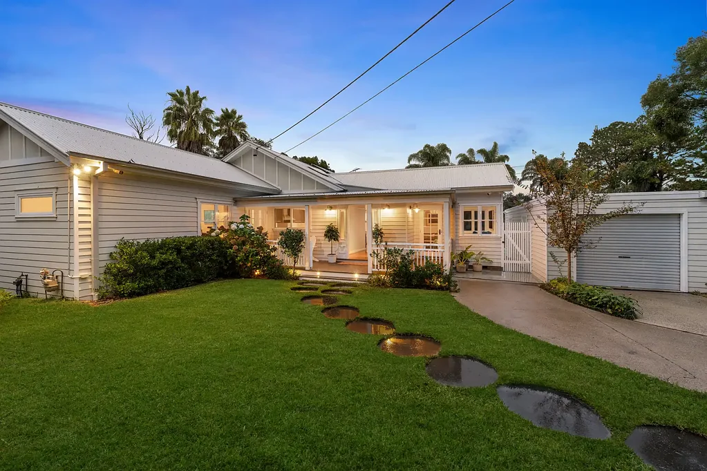 Mount Colah 4ห้องนอน Transformed character home, reimagined into the perfect family alfresco entertainer