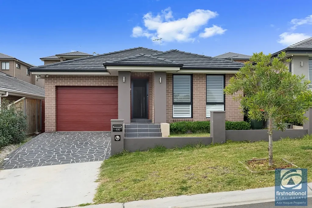 Spacious Family Home in Prime Minto Location