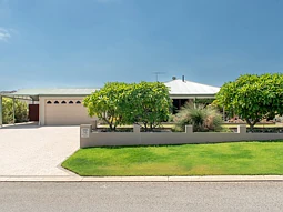 16 Bay Meadow Heights, Connolly