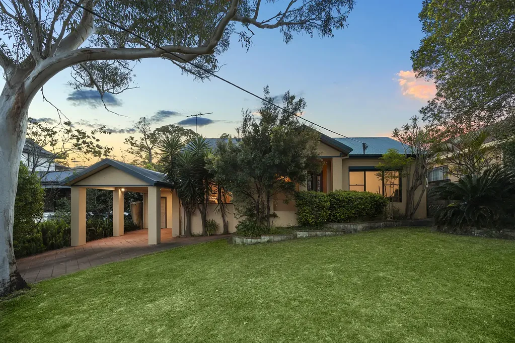 Kirrawee 6房 宽敞生活，卓越灵活性 Spacious Living, Exceptional Flexibility
