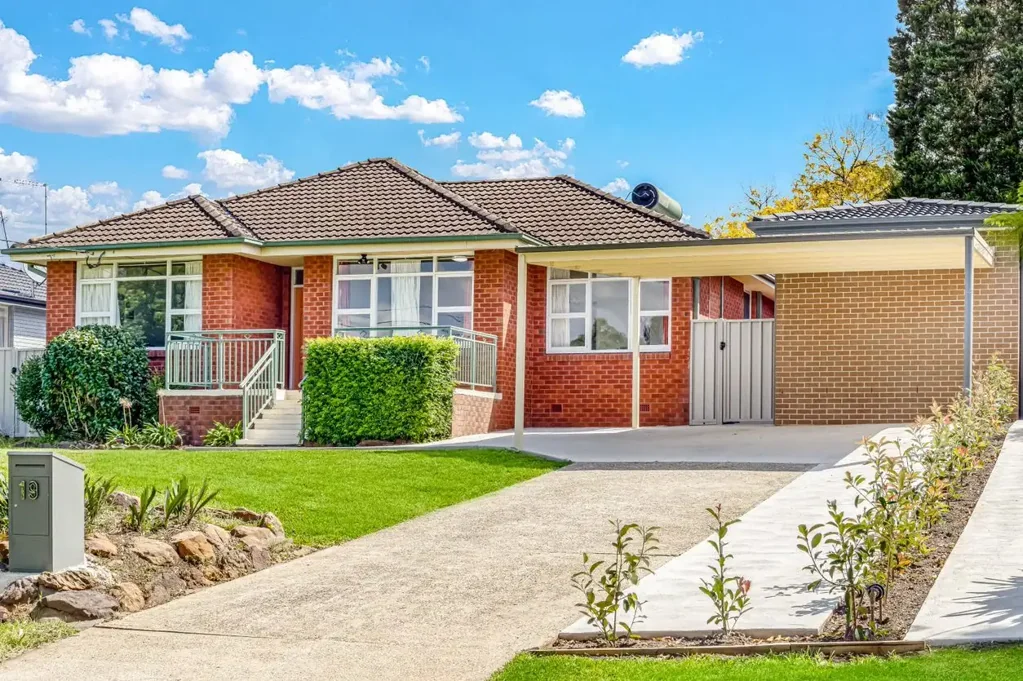 Family Home in Ideal Location - Walk to M2 City bus
