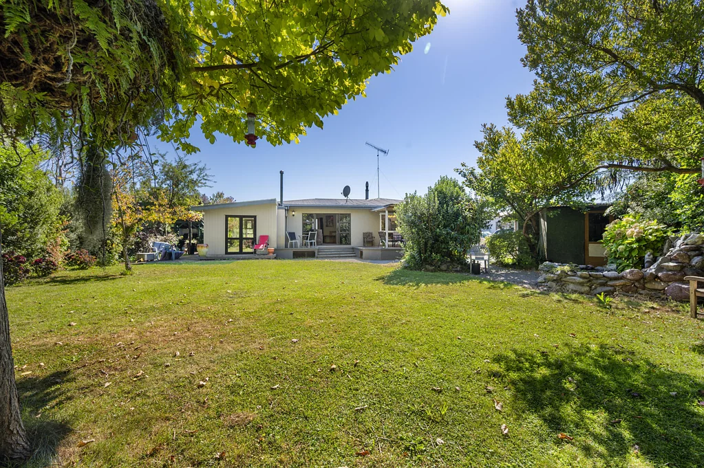 Onekawa 4Zimmer 1,184sqm Section | High-Stud Double Garage