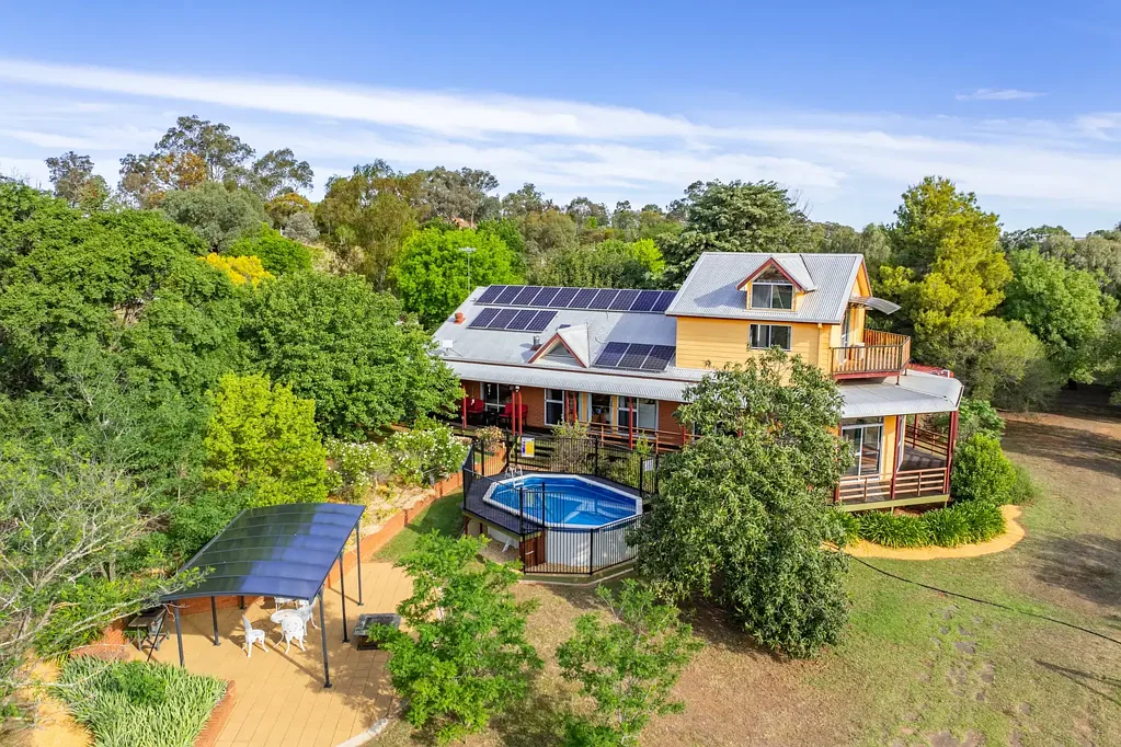 43 Military Parade, Cowra, NSW 2794