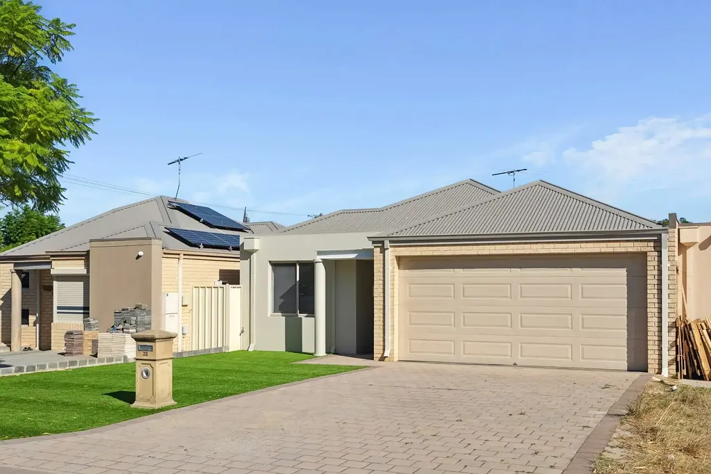 Westminster 3Kwarto Move-In Ready! Stylish & Modern