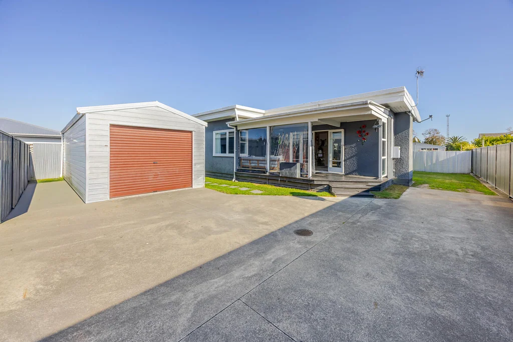 Mayfair 3房  Private, Rear, Three Bed Home...