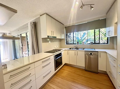 1/3642 Main Beach Parade, Main Beach, QLD 4217, 2房, 2浴, Unit