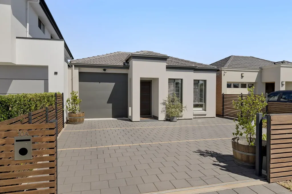 10A Selkirk Avenue, Seaton, SA 5023