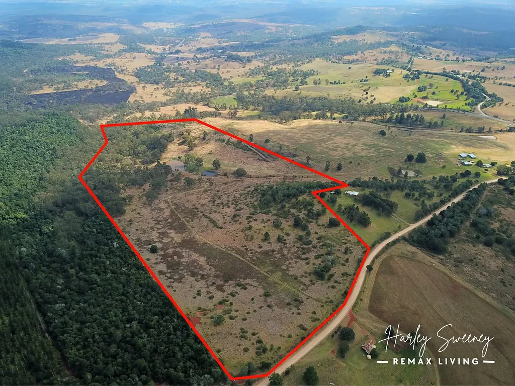 Gilla 33.42-Hectare Lifestyle Property with Stunning Views, 4 Minutes from Blackbutt