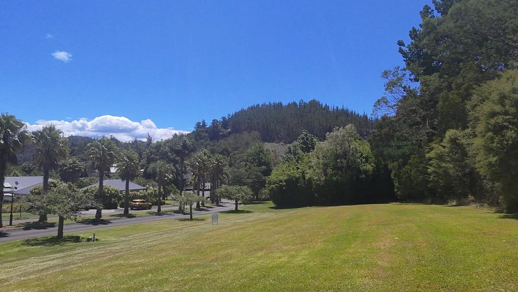 Pauanui  Large site. Elevated views.