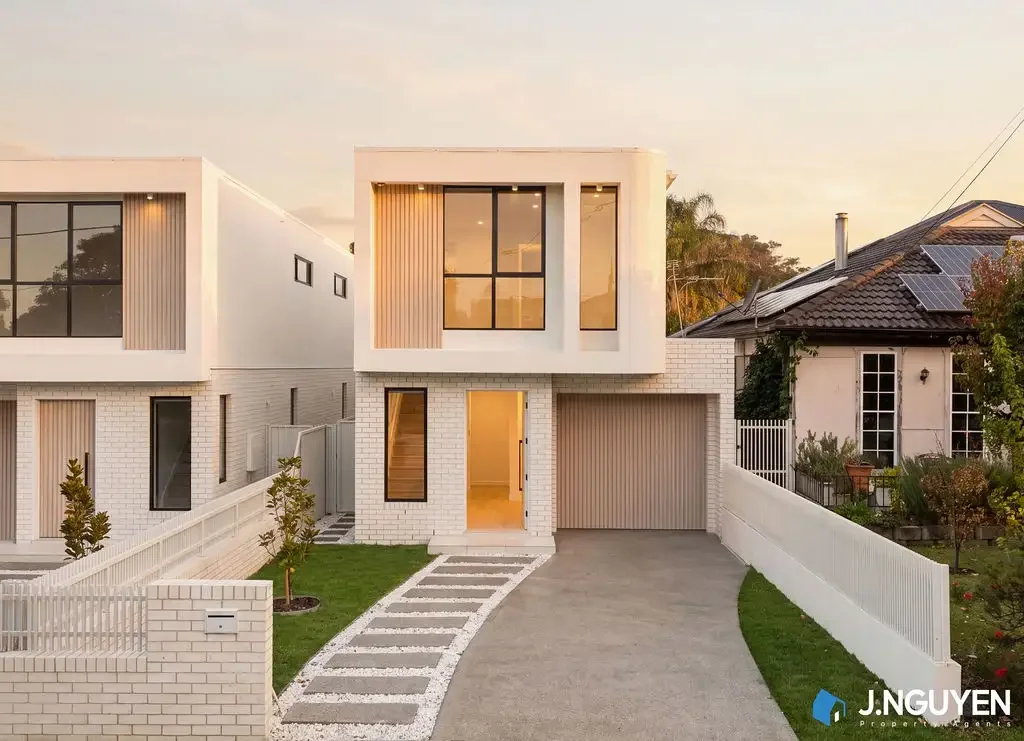 Cabramatta West 5Phòng ngủ Brand-New Luxury Home or Brand-New Investment