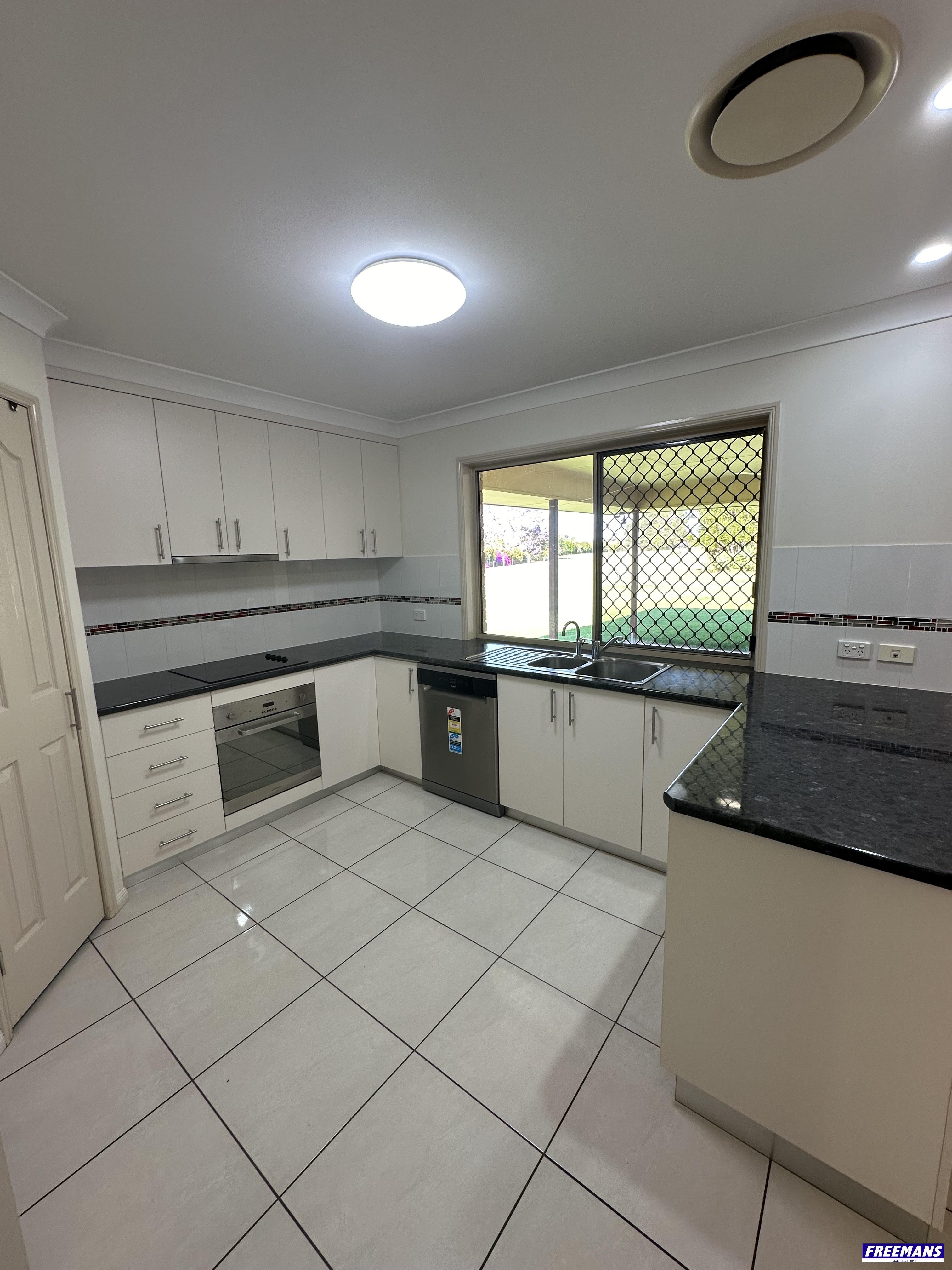 16 REDMANS RD, BOOIE QLD 4610, 0部屋, 0バスルーム, House