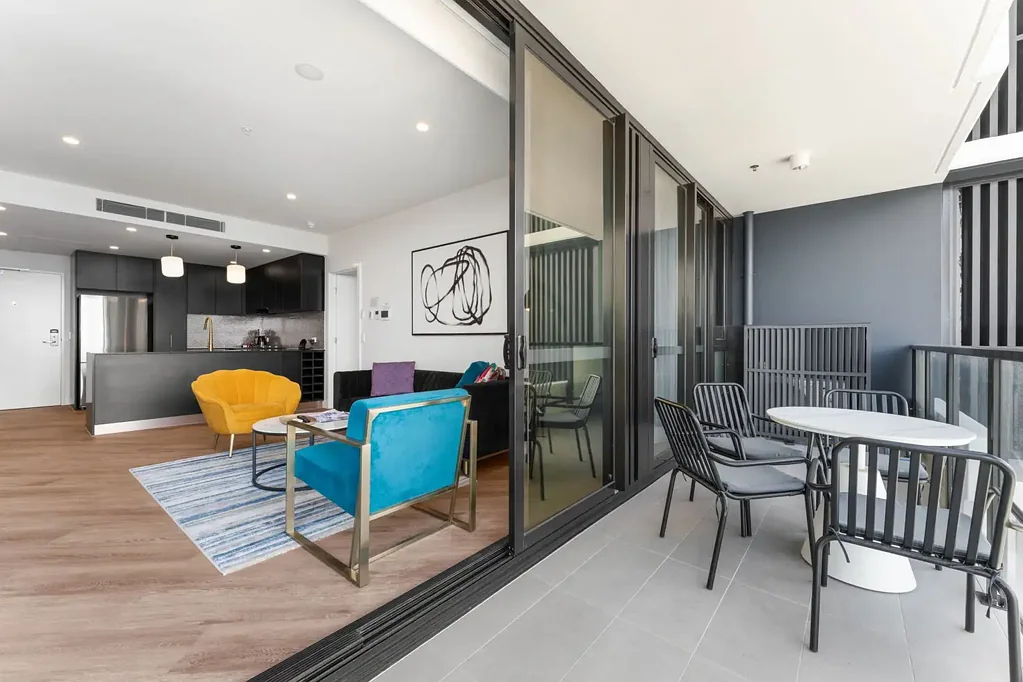 Southport 2ਬੈੱਡਰੂਮ Skyline Sophistication with an East-Facing Outlook