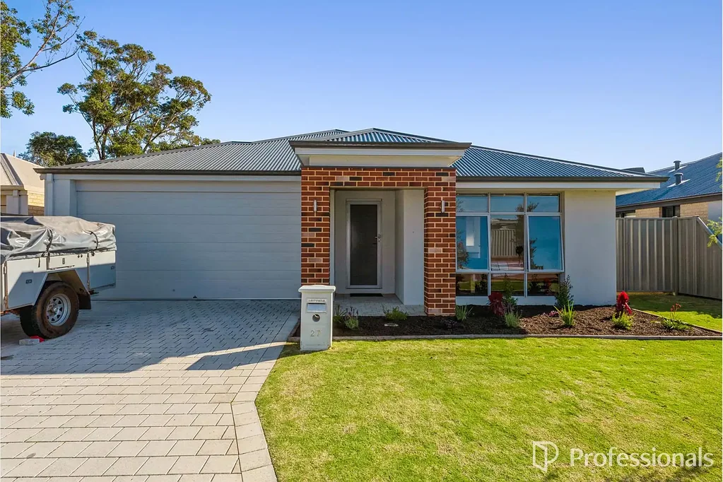 3x2 HOME  WITH SPACIOUS YARD