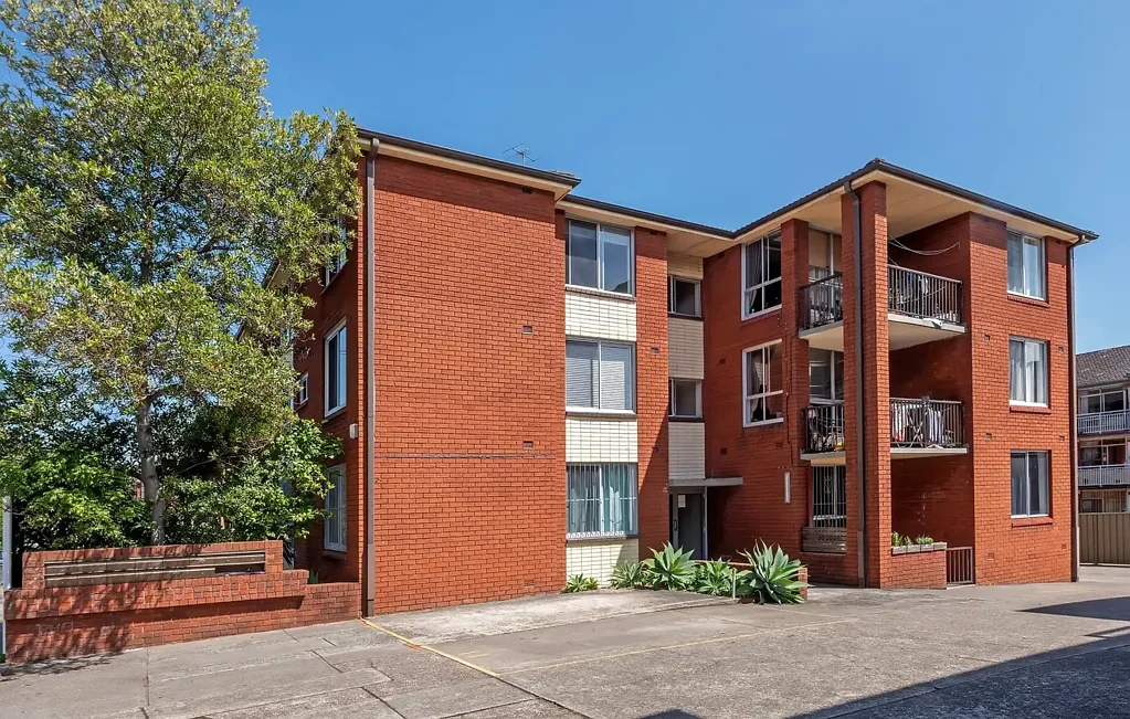 Eastlakes 2 Bedroom Affordable First Home or Investment !