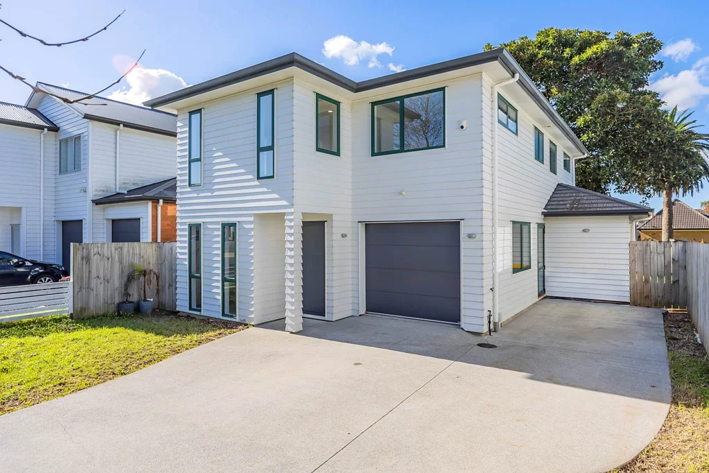 Favona 4 Bedroom Modern Comfort Meets Multi-Generational Living...