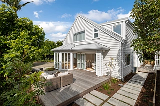 1 William Bond Street, Devonport, North Shore City