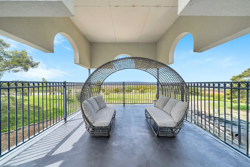Wallan 5कमरा LUXURY, LIFESTYLE, PANAROMIC VIEWS ALL IN ONE PLACE IN BEAUTIFULL ESTATE, HIDDEN VALLEY.