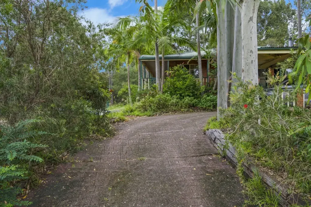 Warnervale 3ห้องนอน Private Country Escape on 6,019m² – R2 Zoned with Subdivision Potential Hold, Bank or Redevelop in Fast-growing Warnervale Precinct